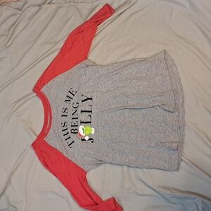 💥2/$10💥Women's T-shirt size xl The Grinch